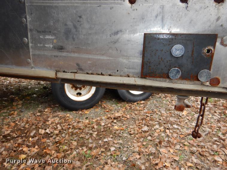 image for item DD8930 1987 Stoughton GSVW-485T-S-WEDGE dry van trailer