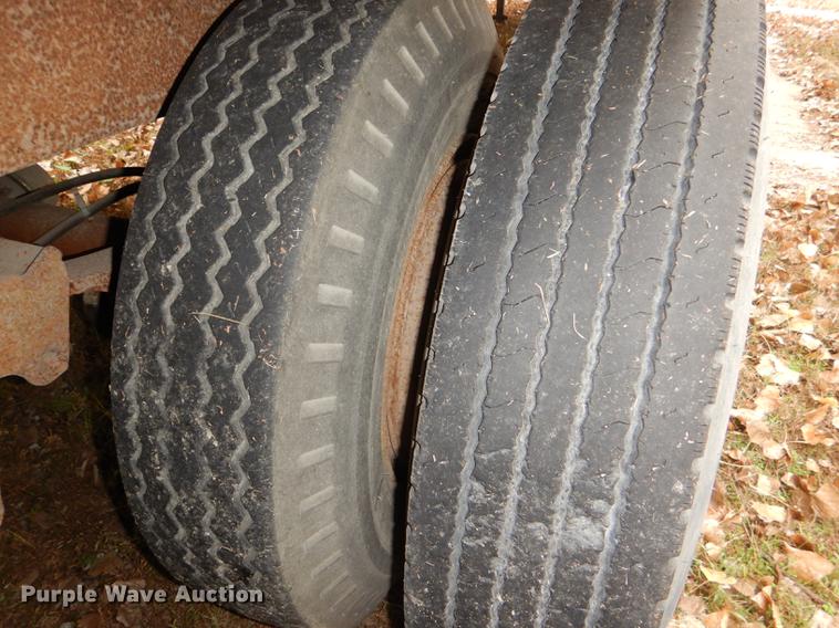 image for item DD8930 1987 Stoughton GSVW-485T-S-WEDGE dry van trailer