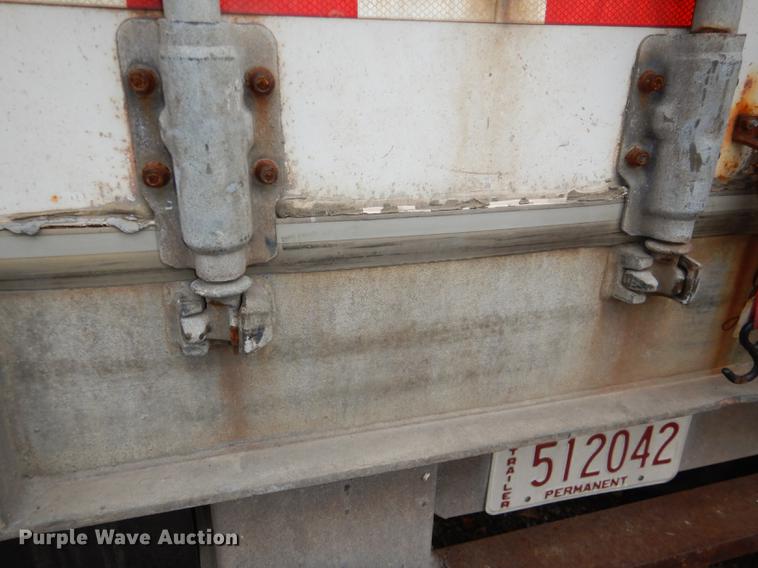 image for item DD8933 1994 Oshkosh dry van trailer