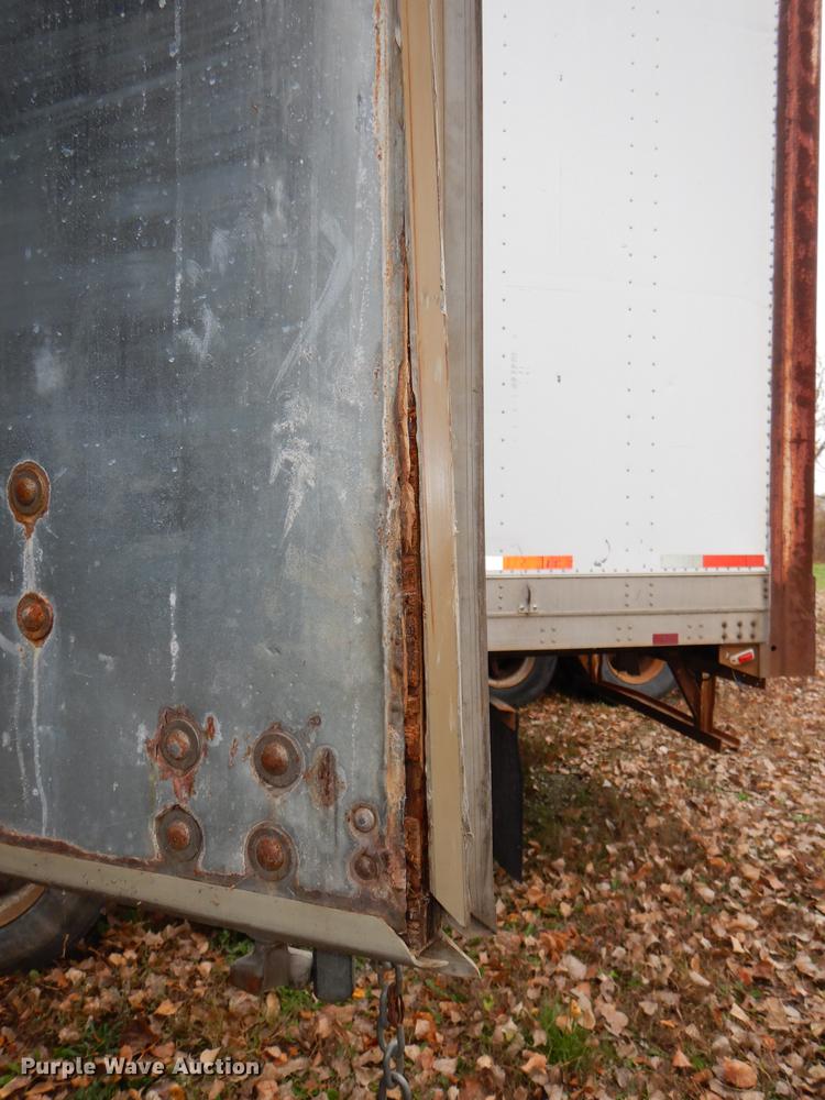 image for item DD8933 1994 Oshkosh dry van trailer