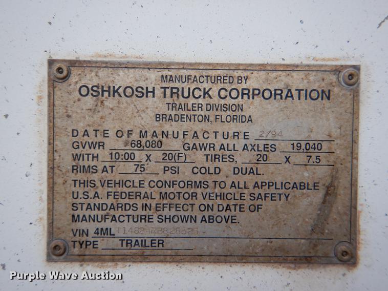 image for item DD8933 1994 Oshkosh dry van trailer