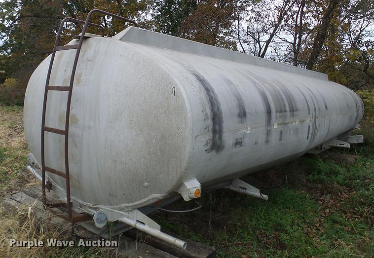 image for item DE5310 1966 Fruehauf  aluminum tank