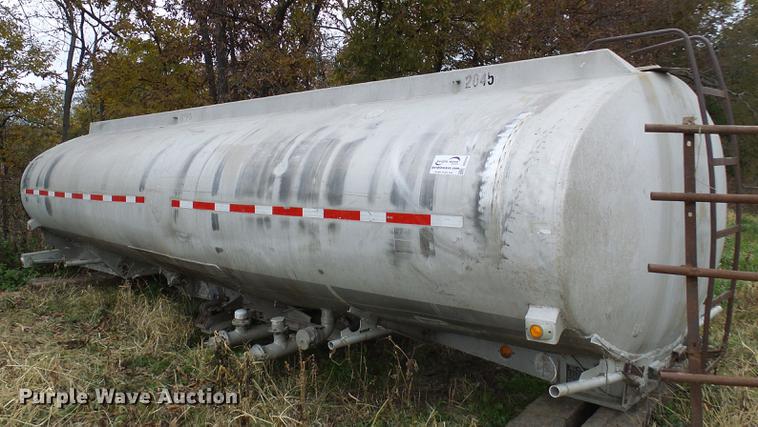 image for item DE5310 1966 Fruehauf  aluminum tank