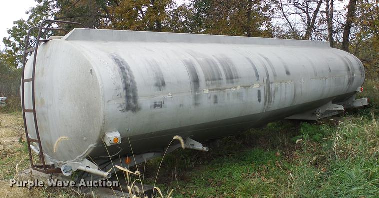 image for item DE5310 1966 Fruehauf  aluminum tank