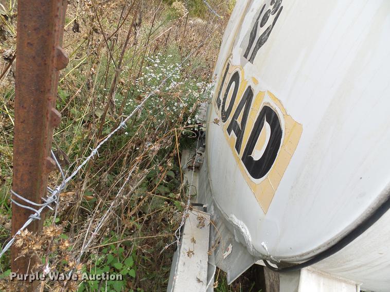 image for item DE5310 1966 Fruehauf  aluminum tank