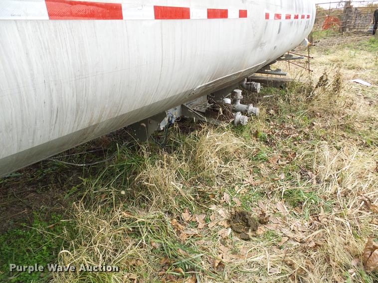 image for item DE5310 1966 Fruehauf  aluminum tank