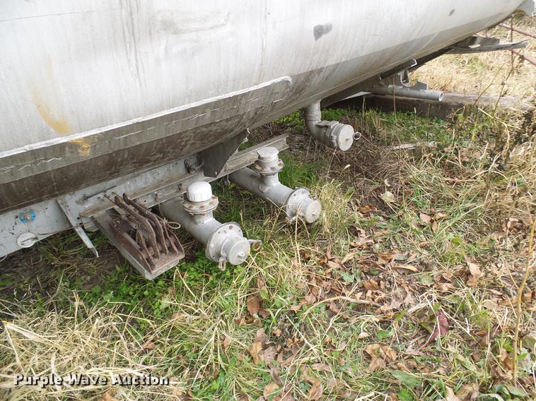 image for item DE5310 1966 Fruehauf  aluminum tank