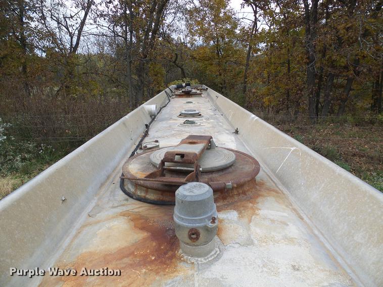 image for item DE5310 1966 Fruehauf  aluminum tank