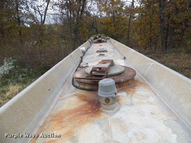 image for item DE5310 1966 Fruehauf  aluminum tank