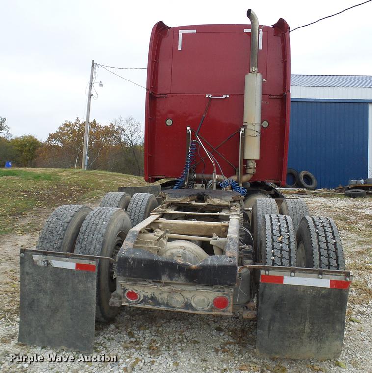 image for item DE5317 2002 Peterbilt 387 semi truck