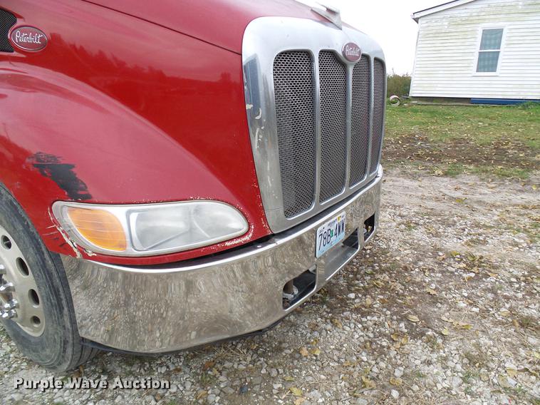 image for item DE5317 2002 Peterbilt 387 semi truck