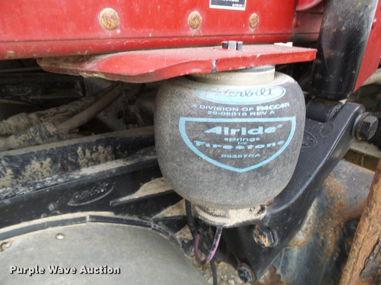 image for item DE5317 2002 Peterbilt 387 semi truck