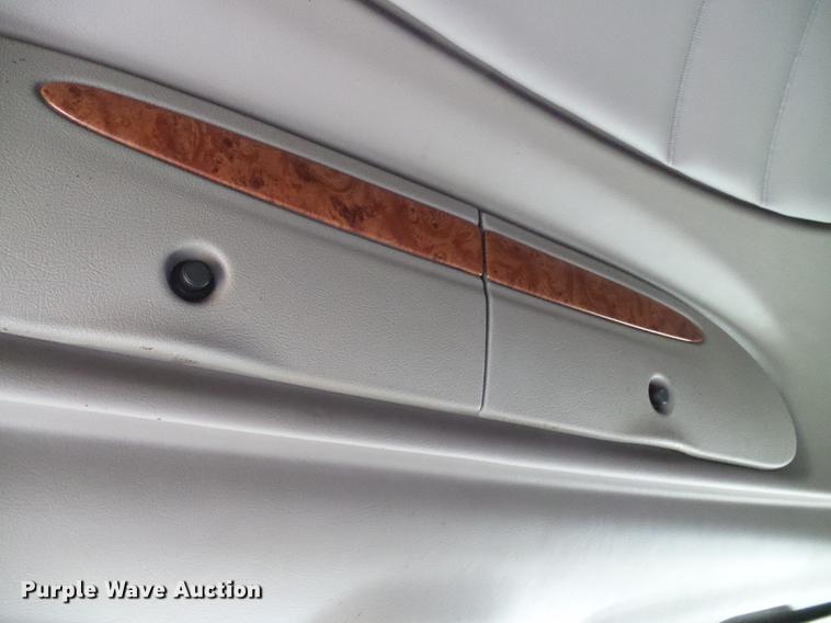 image for item DE5317 2002 Peterbilt 387 semi truck