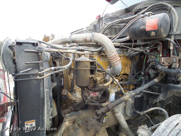 image for item DE5317 2002 Peterbilt 387 semi truck