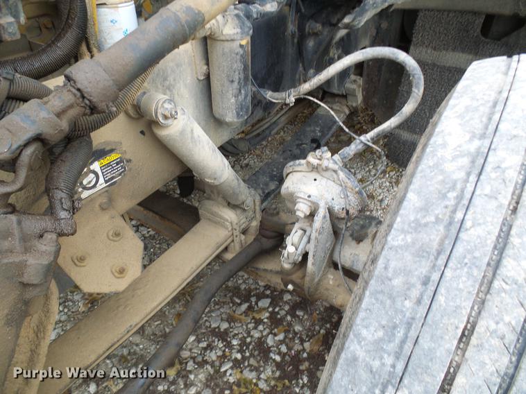 image for item DE5317 2002 Peterbilt 387 semi truck