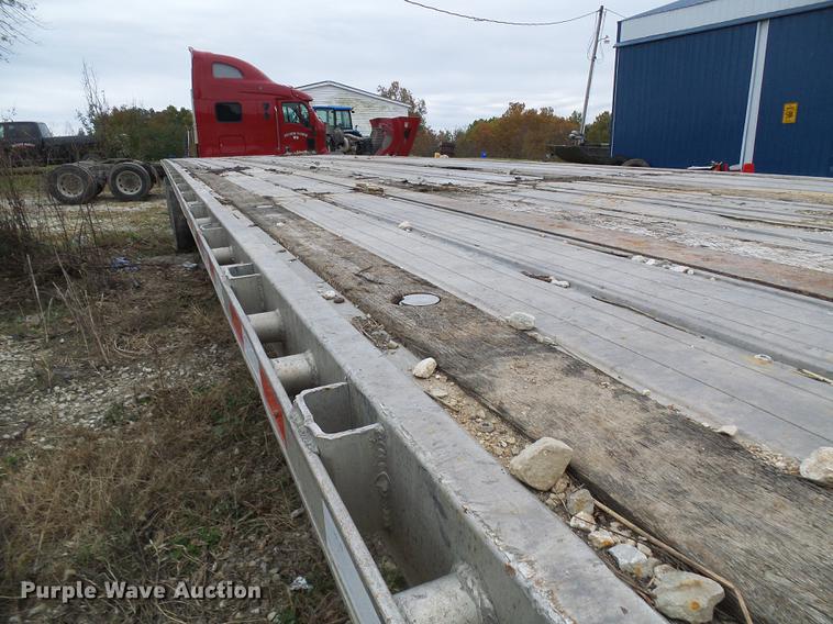image for item DE5318 2006 Great Dane GPLWSAR248102 flatbed trailer