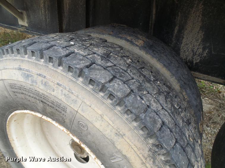 image for item DE5318 2006 Great Dane GPLWSAR248102 flatbed trailer