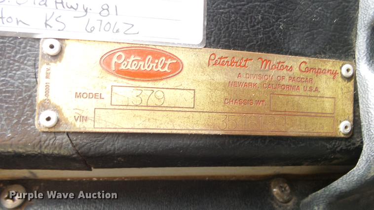 image for item DE7325 1993 Peterbilt 379 semi truck