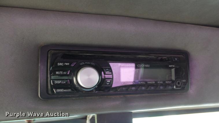 image for item DE7325 1993 Peterbilt 379 semi truck