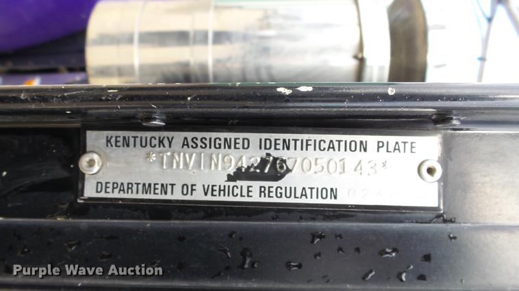 image for item DE7325 1993 Peterbilt 379 semi truck