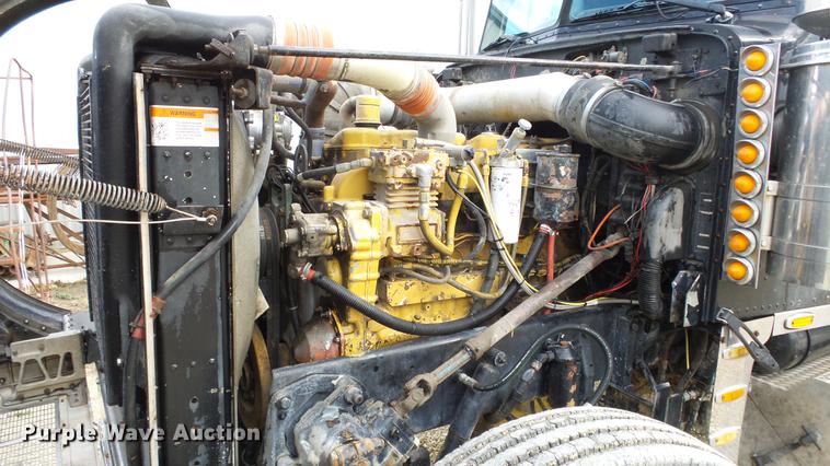 image for item DE7325 1993 Peterbilt 379 semi truck