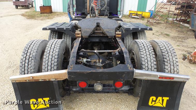 image for item DE7325 1993 Peterbilt 379 semi truck