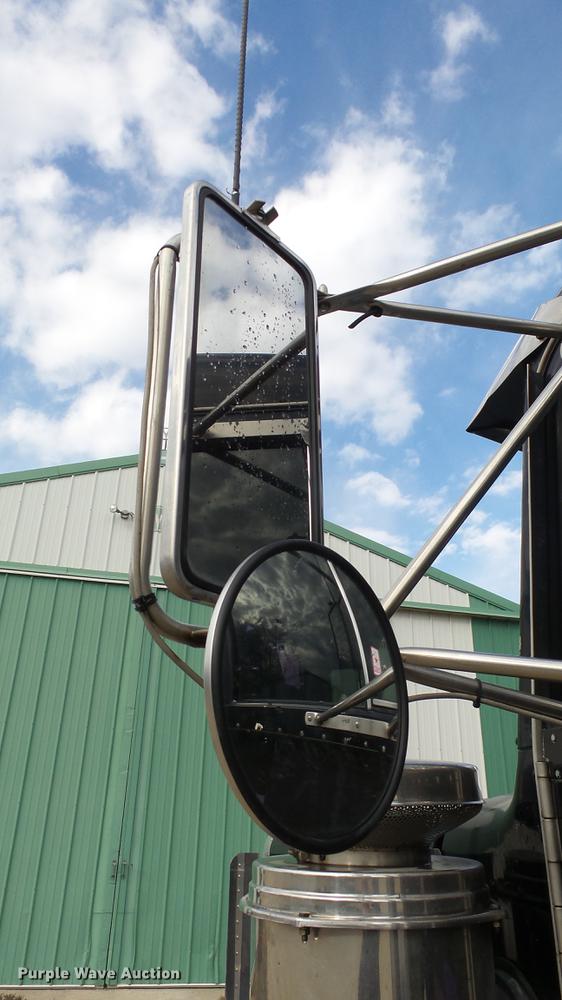 image for item DE7325 1993 Peterbilt 379 semi truck