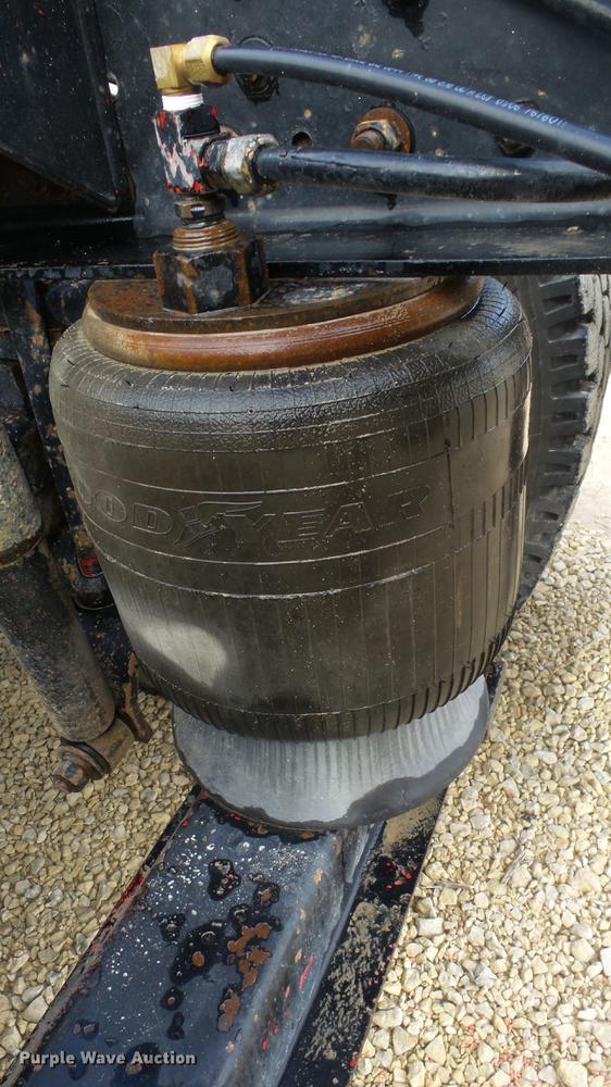 image for item DE7325 1993 Peterbilt 379 semi truck