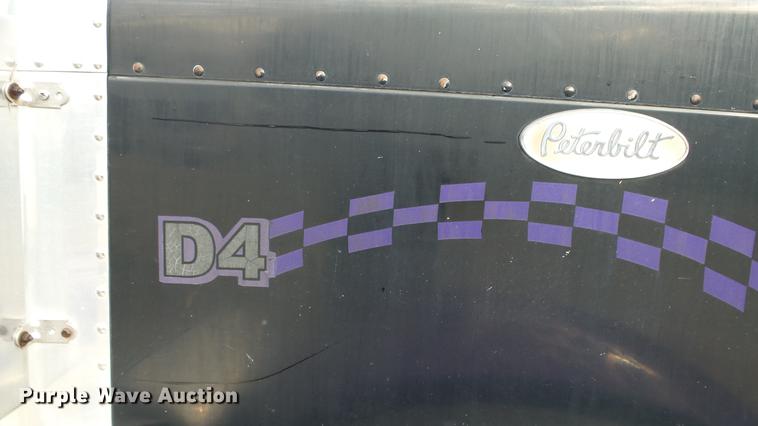 image for item DE7325 1993 Peterbilt 379 semi truck