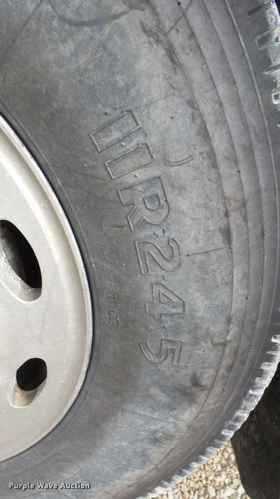 image for item DE7325 1993 Peterbilt 379 semi truck