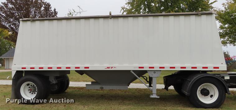 image for item DF1282 2014 Jet single hopper bottom grain trailer