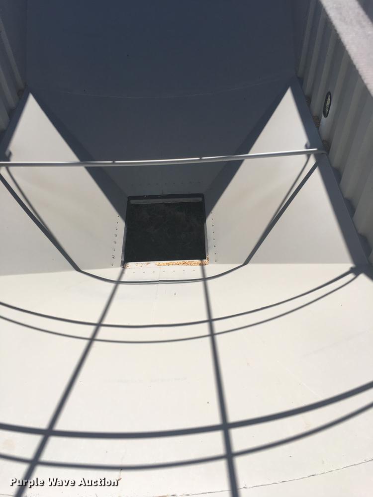 image for item DF1282 2014 Jet single hopper bottom grain trailer