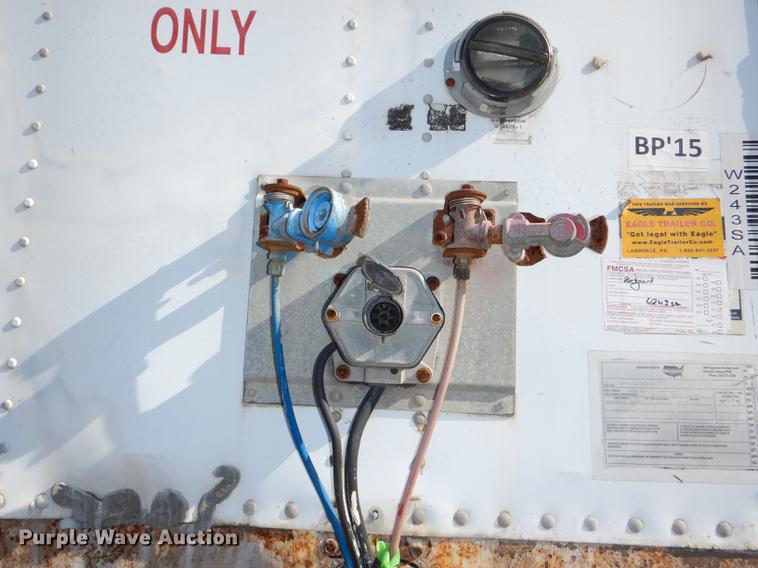 image for item DF1952 2000 Wabash dry van trailer