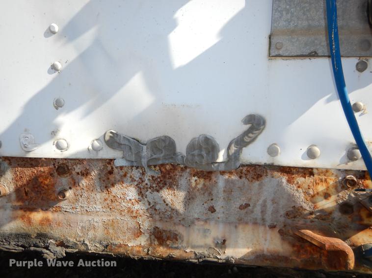 image for item DF1952 2000 Wabash dry van trailer