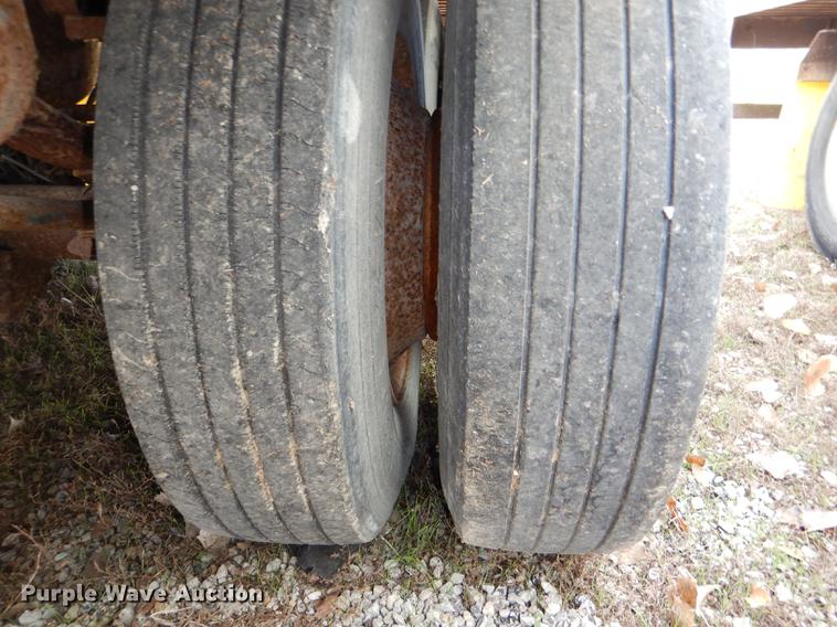 image for item DF1952 2000 Wabash dry van trailer