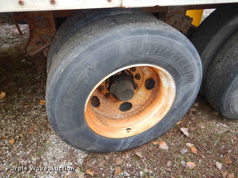 image for item DF1952 2000 Wabash dry van trailer