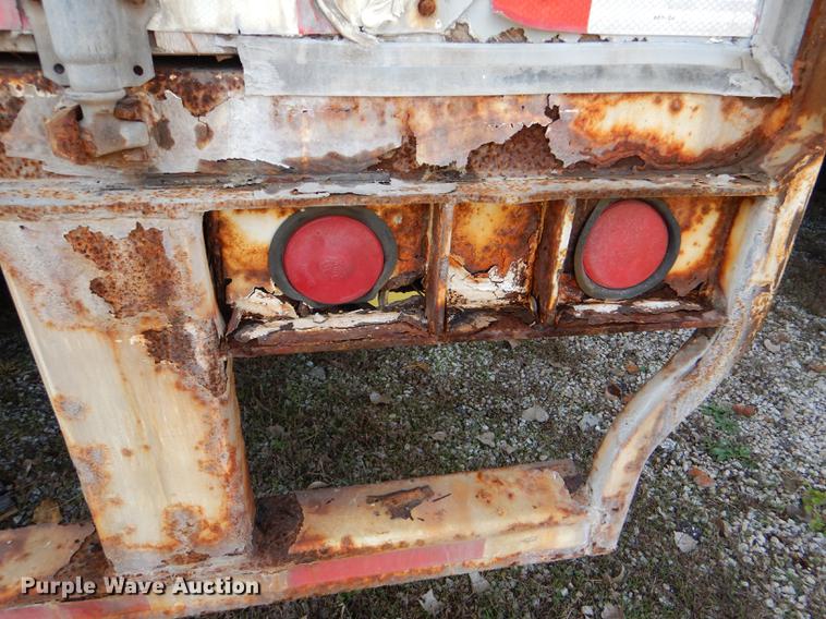 image for item DF1952 2000 Wabash dry van trailer