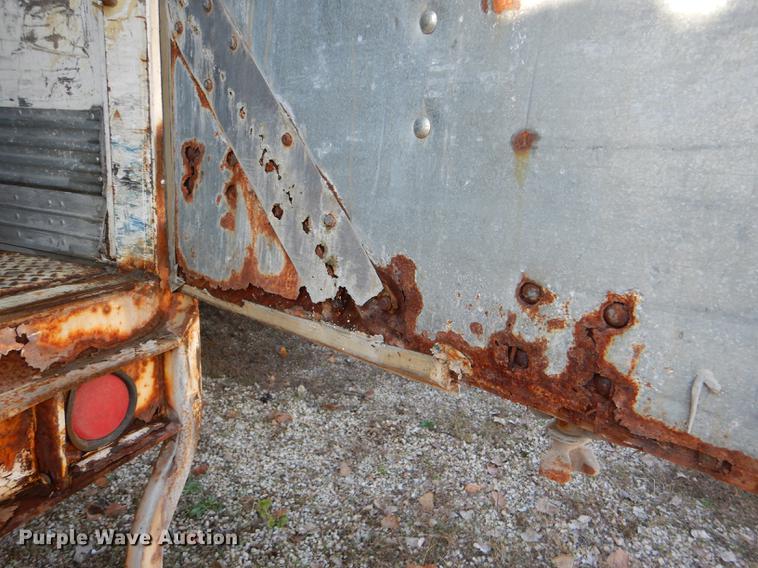 image for item DF1952 2000 Wabash dry van trailer