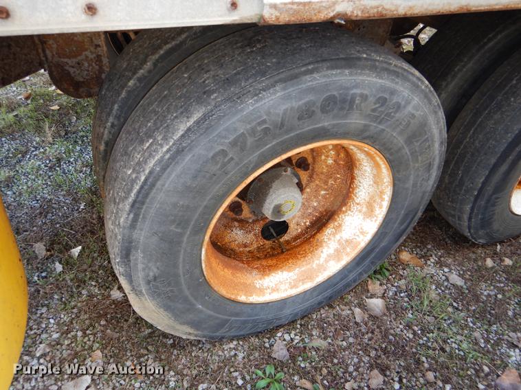 image for item DF1952 2000 Wabash dry van trailer