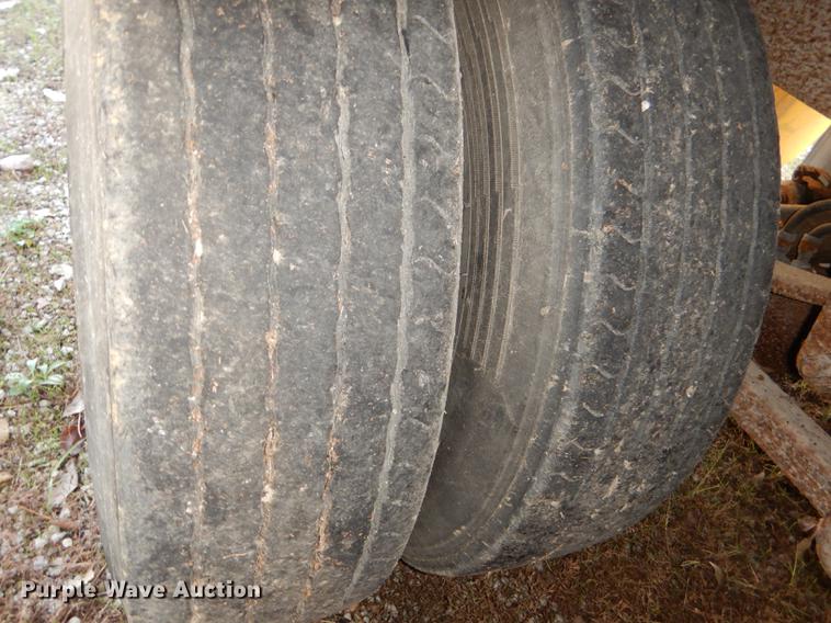 image for item DF1952 2000 Wabash dry van trailer