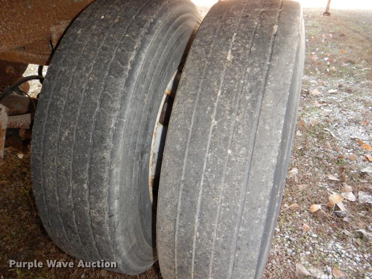 image for item DF1952 2000 Wabash dry van trailer