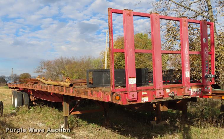 image for item DN9170 2004 Great Dane flatbed trailer