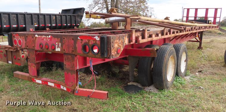 image for item DN9170 2004 Great Dane flatbed trailer