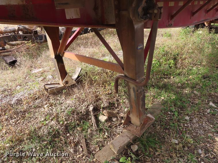 image for item DN9170 2004 Great Dane flatbed trailer