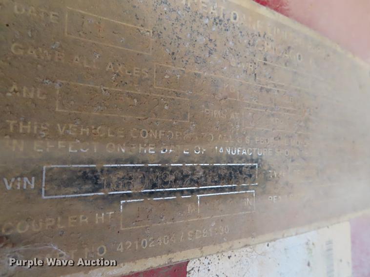 image for item DN9170 2004 Great Dane flatbed trailer