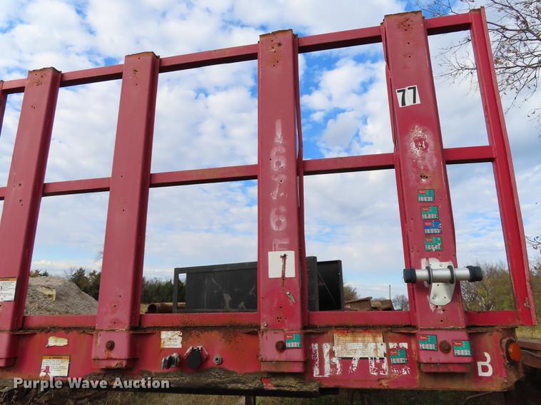 image for item DN9170 2004 Great Dane flatbed trailer