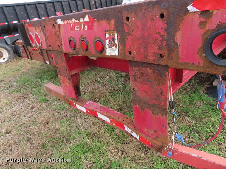 image for item DN9170 2004 Great Dane flatbed trailer