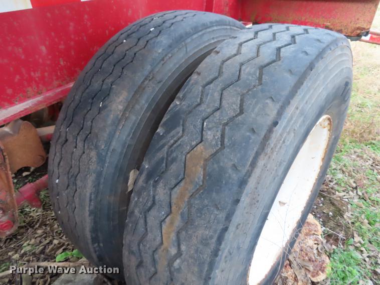 image for item DN9170 2004 Great Dane flatbed trailer