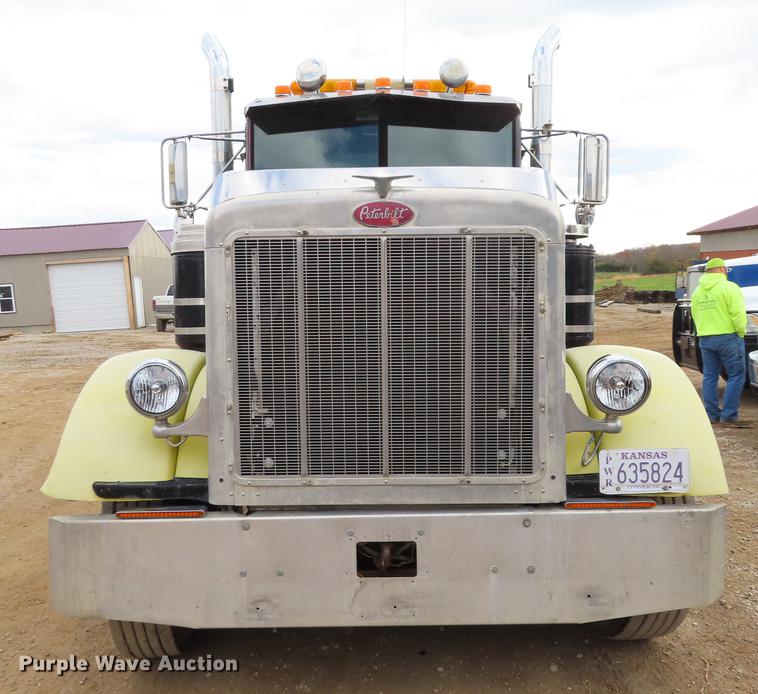 image for item DN9175 1989 Peterbilt 379 semi truck