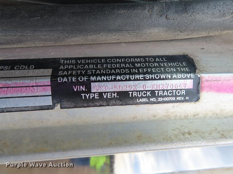 image for item DN9175 1989 Peterbilt 379 semi truck